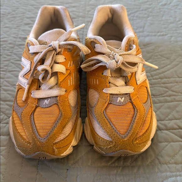 New Balance 9060 - Picture 2 of 4